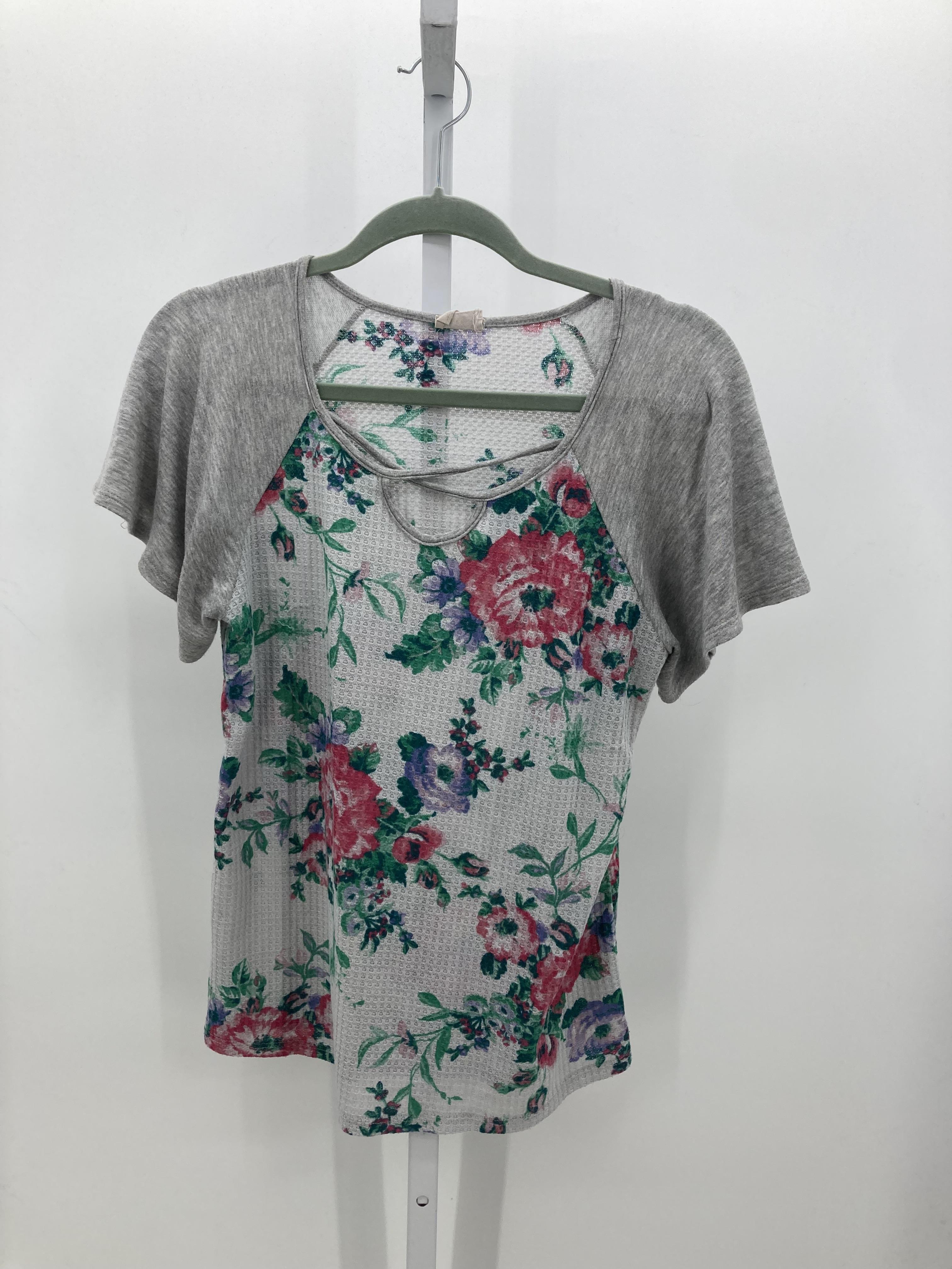 Size Small Misses Short Sleeve Shirt