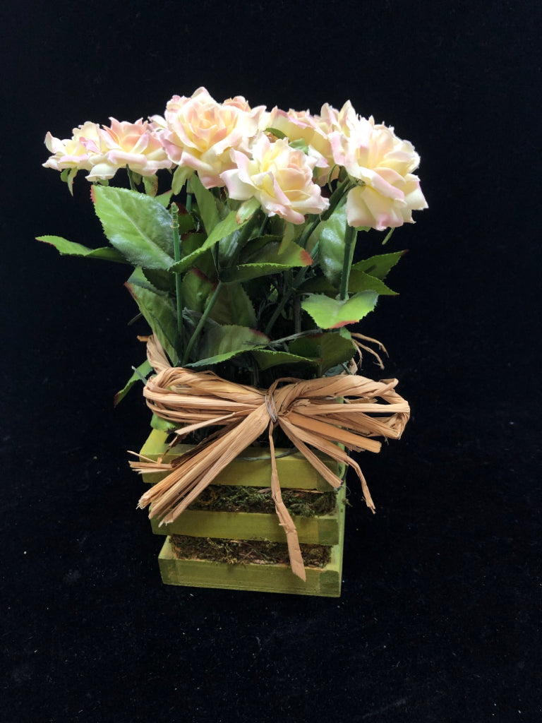 FAUX FLORAL W/GREEN WOODEN BASE.