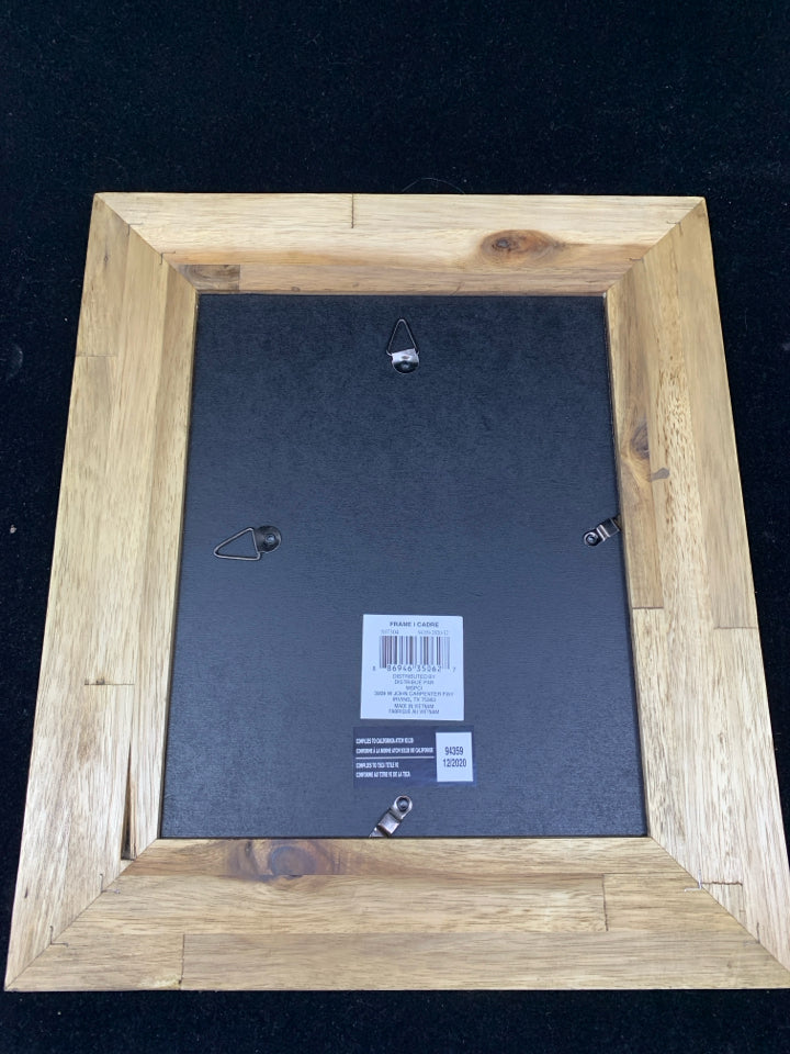 WOOD FRAME PICTURE FRAME.