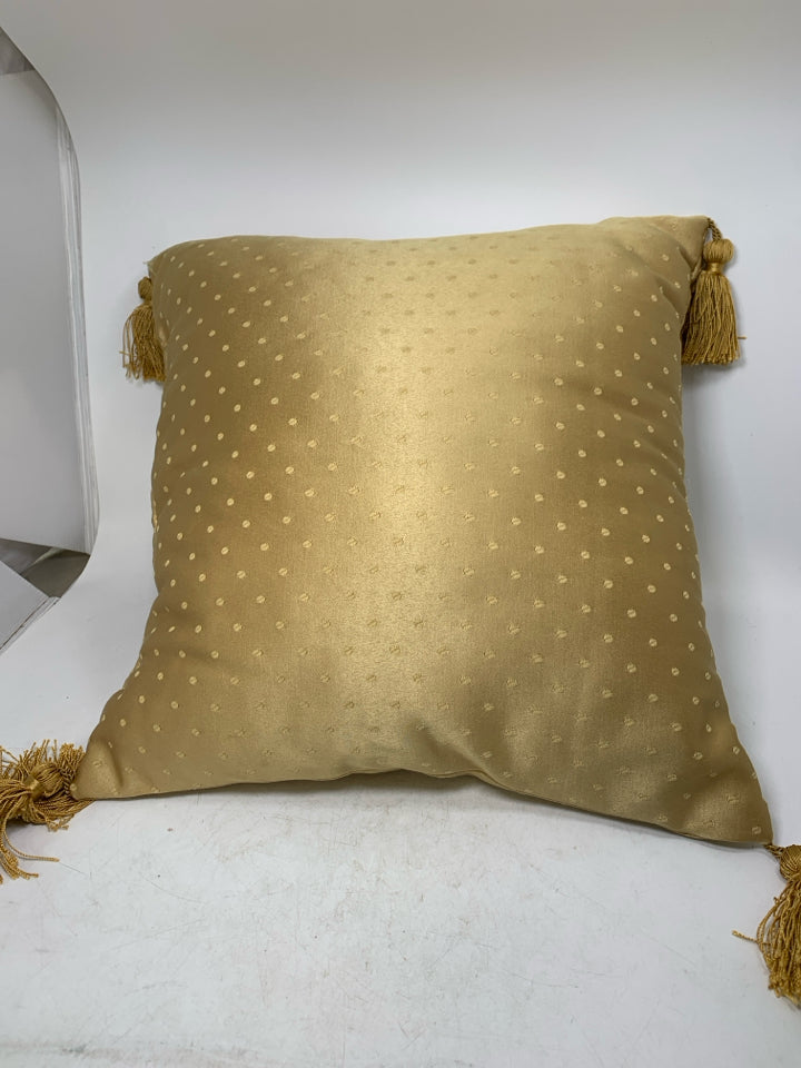 SATIN LOOK POLKA DOT PILLOW W/ TASSELS.