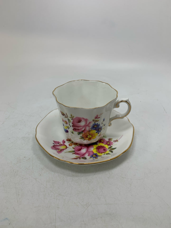 PINK/ORANGE/BLUE FLOWERS TEA CUP.