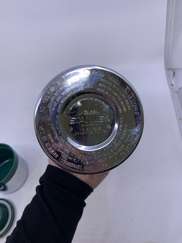 VTG ALADDIN WIDE MOUTH INSULATED THERMOS.