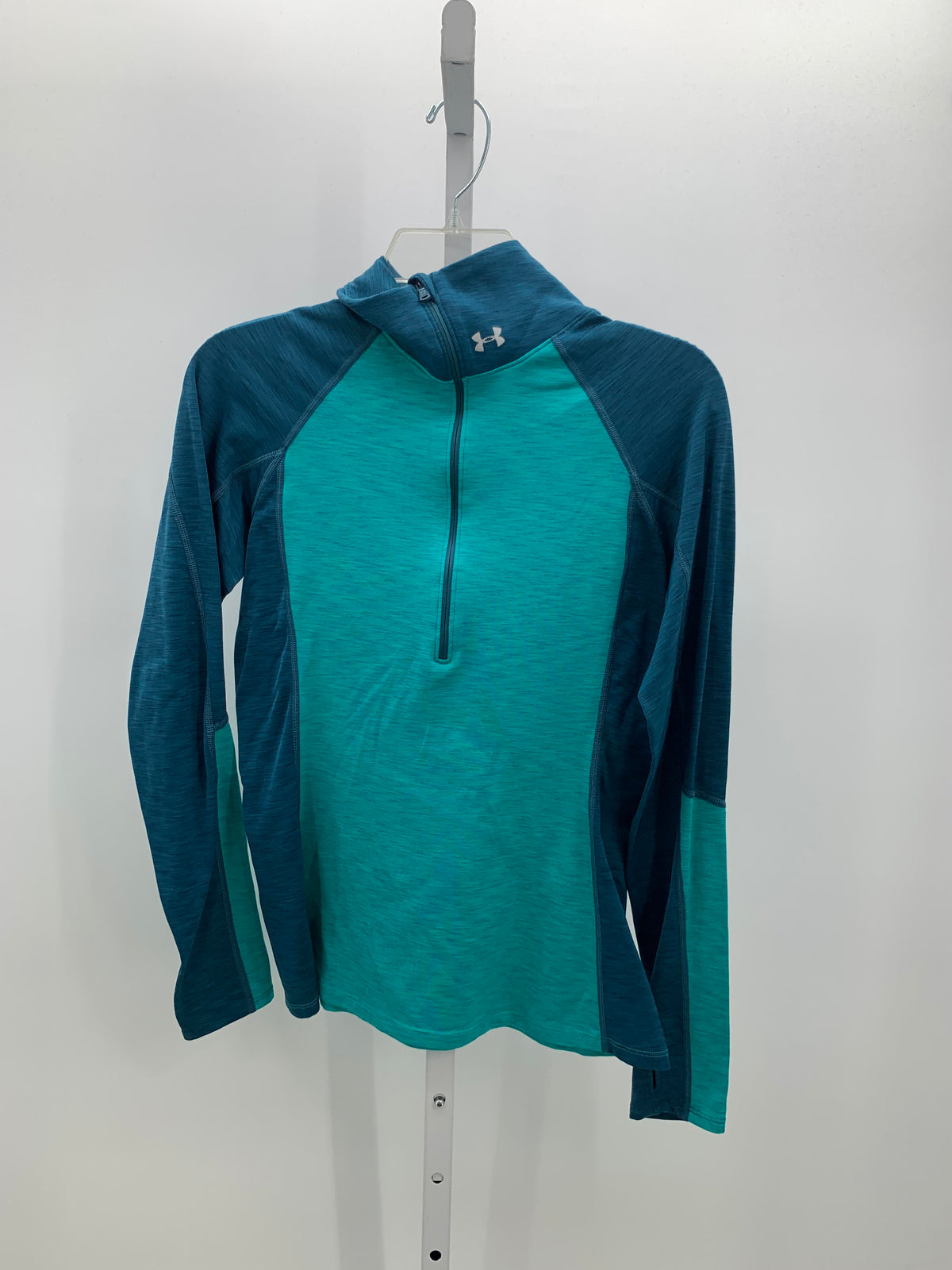 Under Armour Size Medium Misses Long Sleeve Shirt