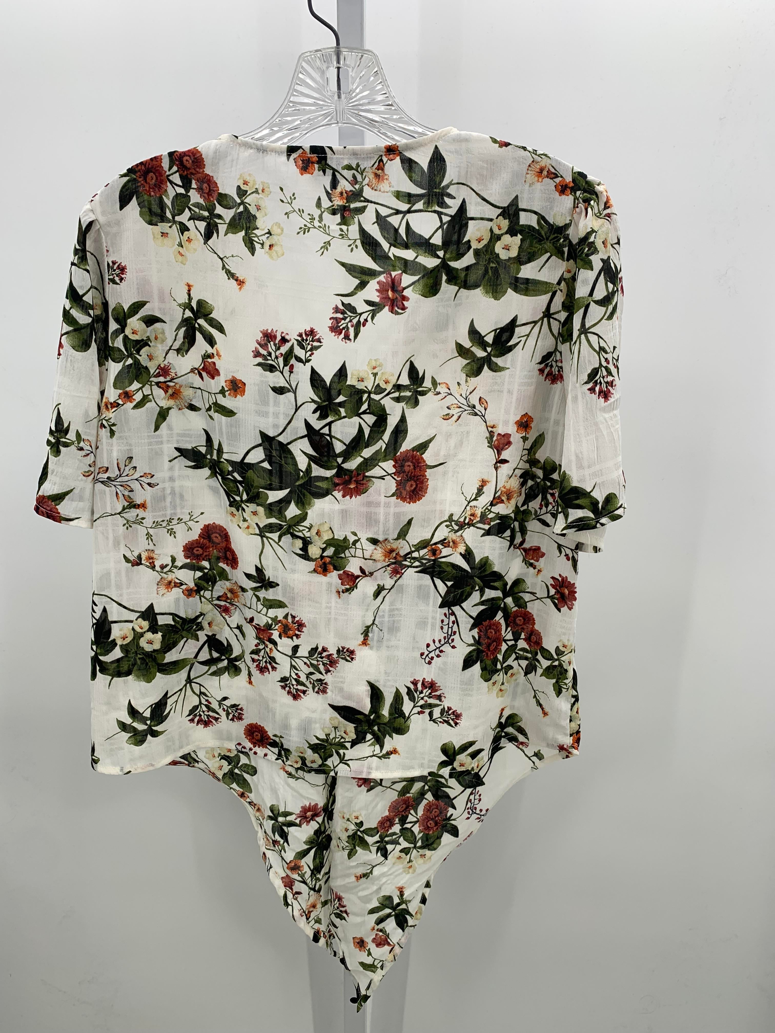 Size Medium Misses Short Sleeve Shirt