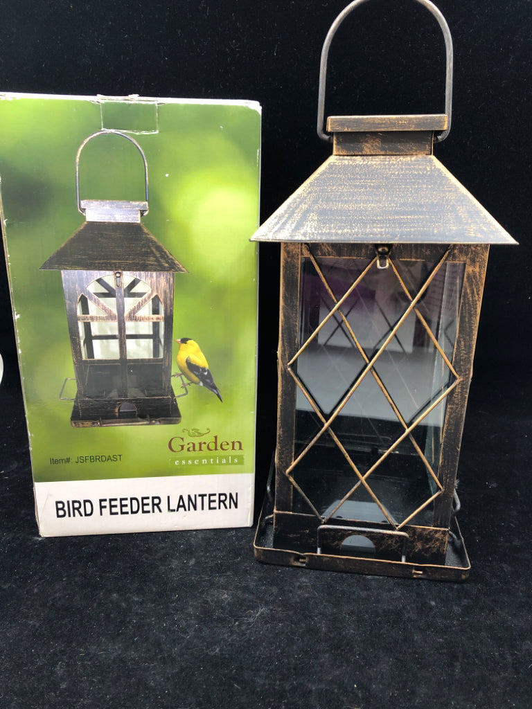 NIB LANTERN STYLE BIRD FEEDER