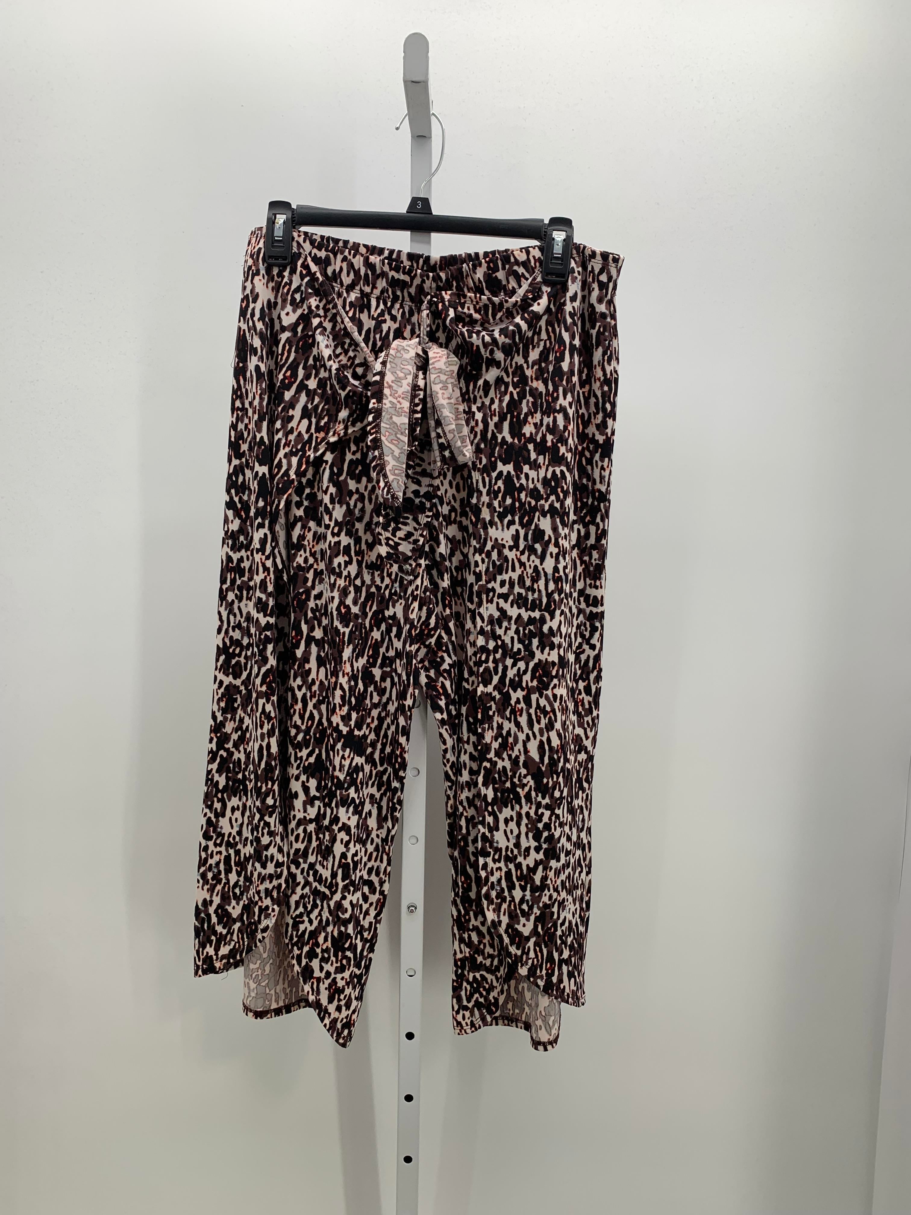 Studio Size Large Misses Capri Pants