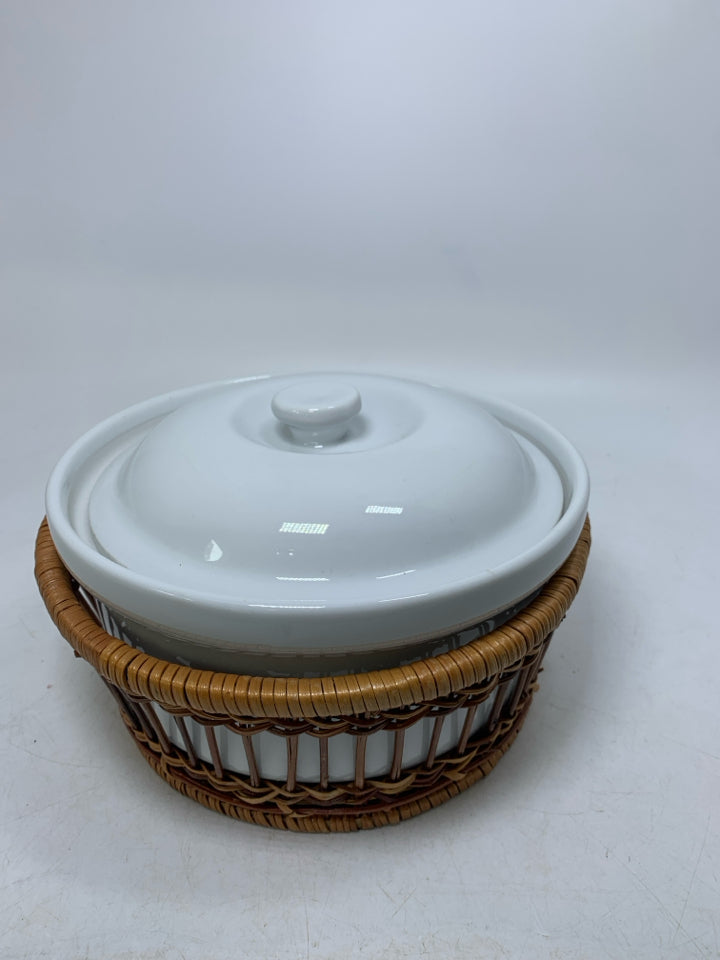 CIRCLE COVERED BAKING W/ WICKER STAND.