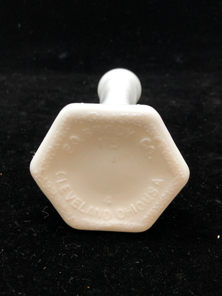 VTG MILK GLASS BUD VASE W/HEXAGON BASE.