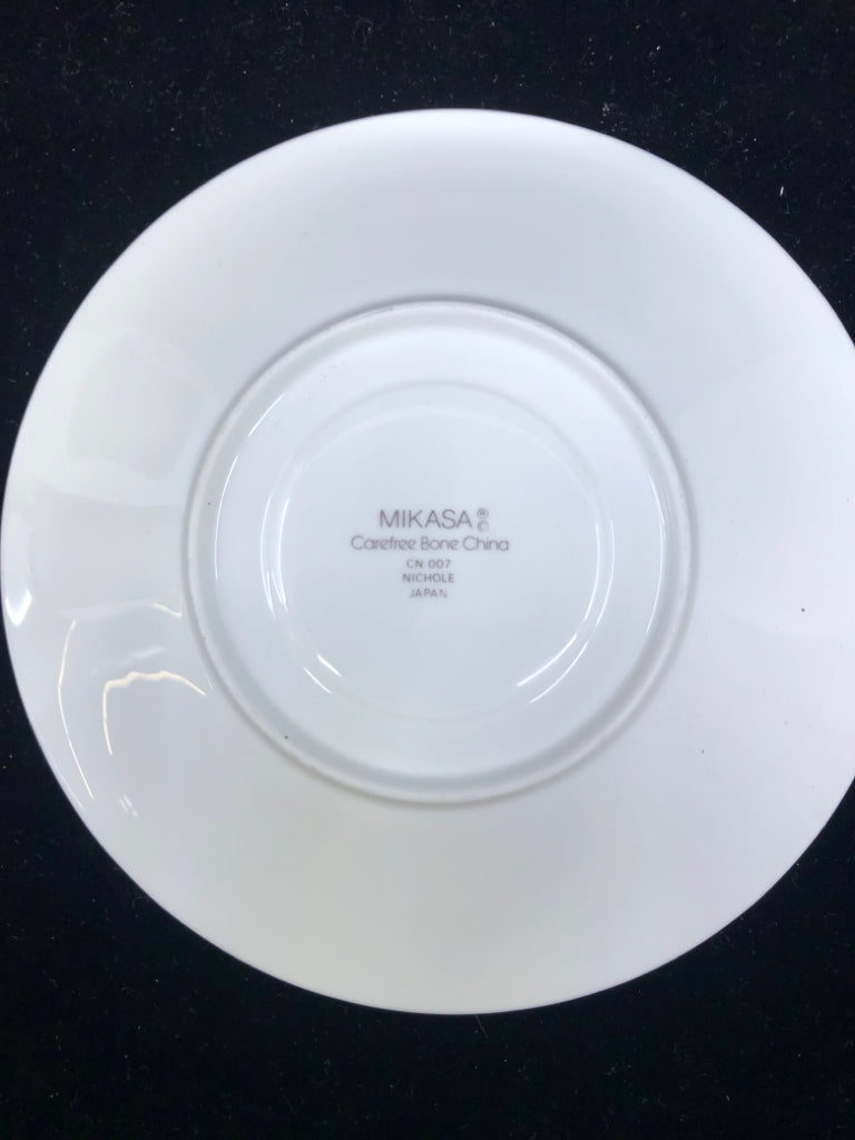 5pc WHITE W/ BLACK RIM OF FLOWERS-4 CUPS+ SAUCERS, 1 CREAMER 4".