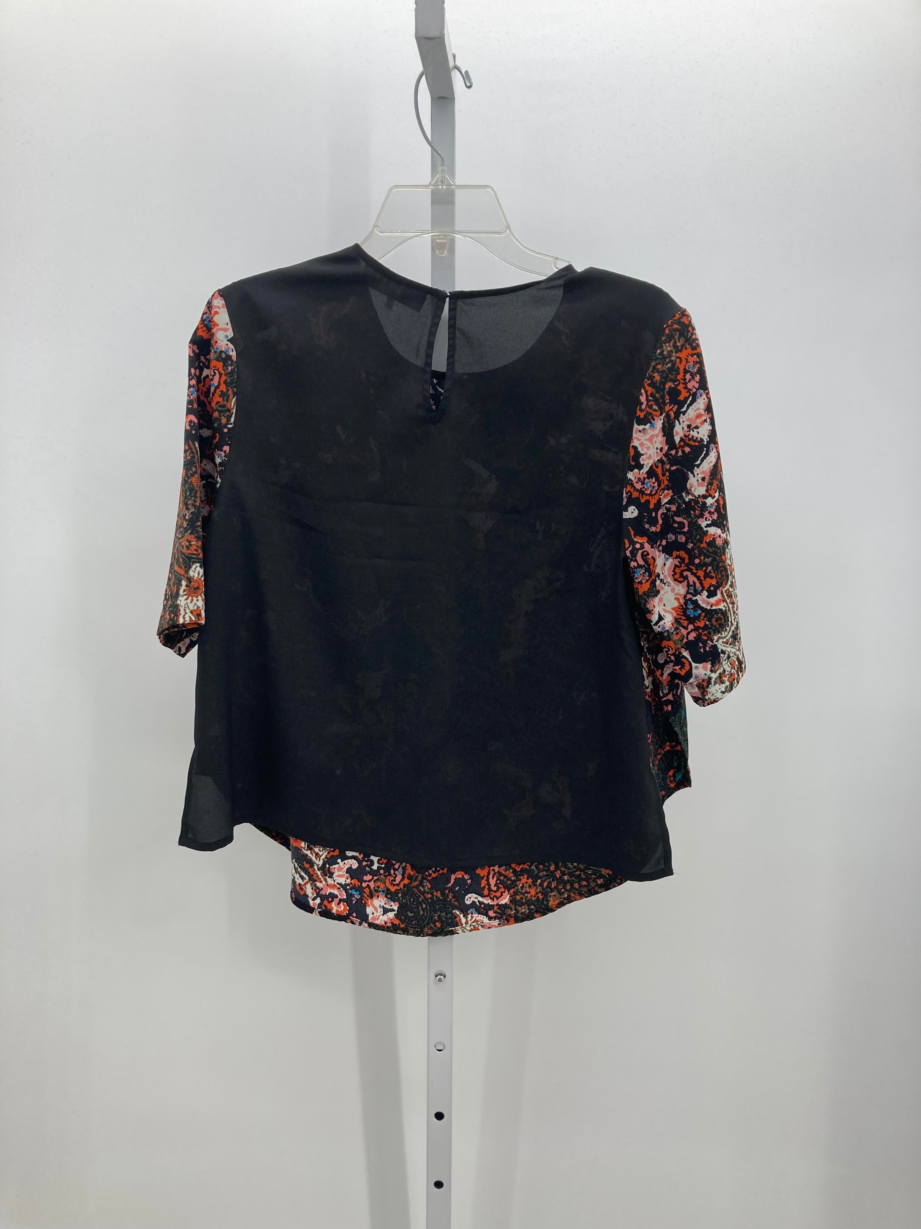 Size Medium Juniors Short Sleeve Shirt