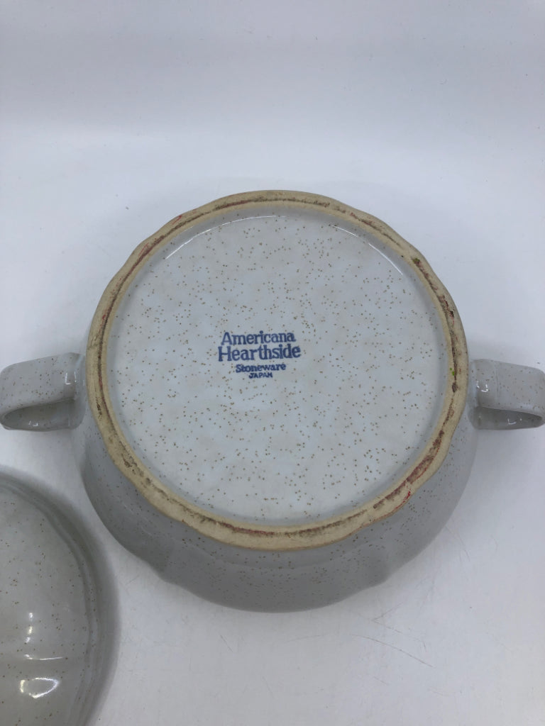 VTG SPECKLED STONEWARE DISH W LID AND HANDLES.