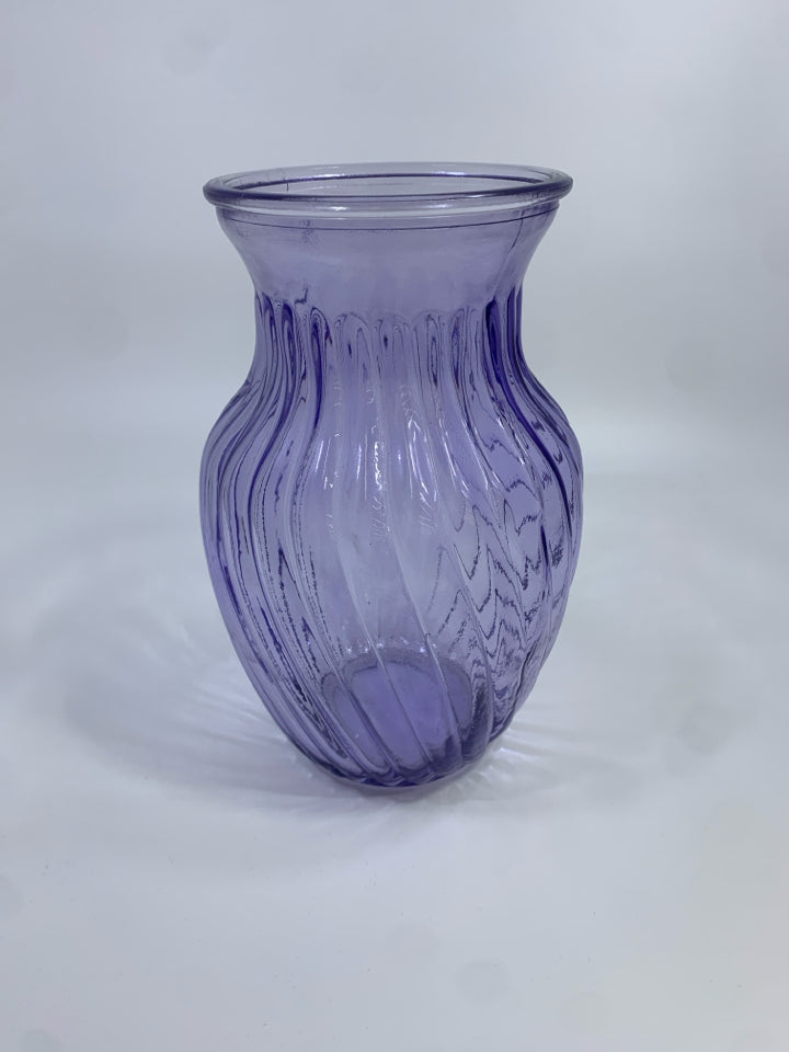PURPLE GLASS RIBBED VASE.