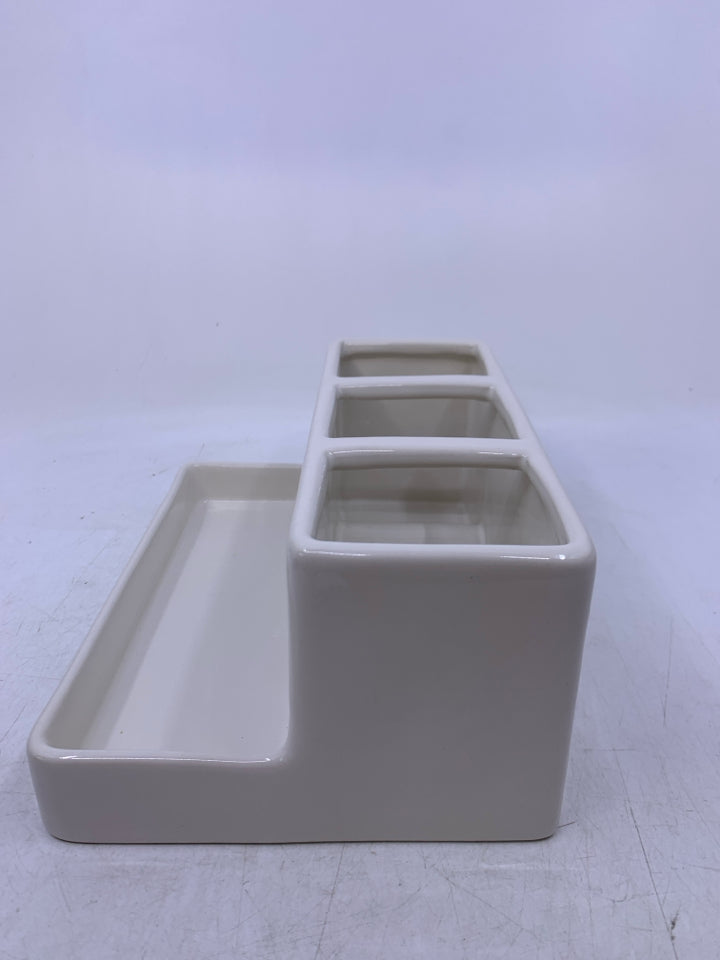 THINGS DIVIDED CERAMIC ORGANIZER.