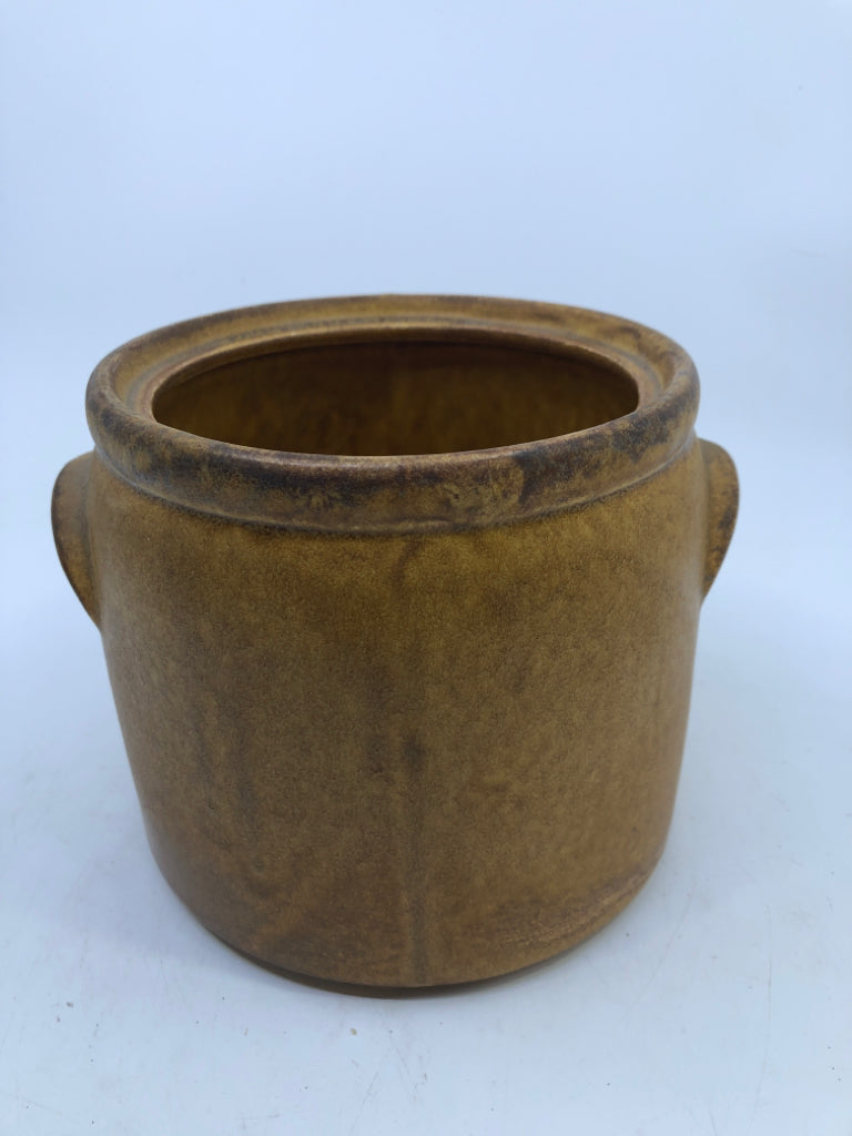 VTG LIGHT BROWN CROCK W/ NO LID MCCOY.