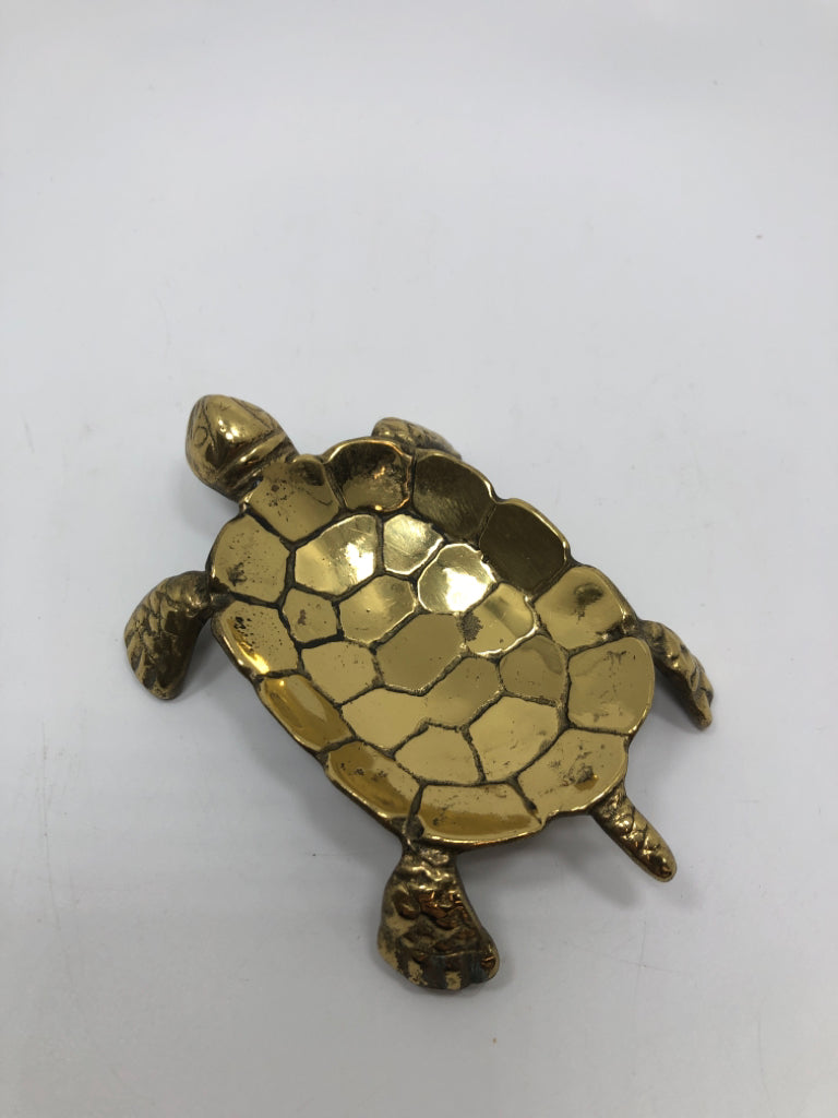 GOLD/BRASS TURTLE RING DISH.