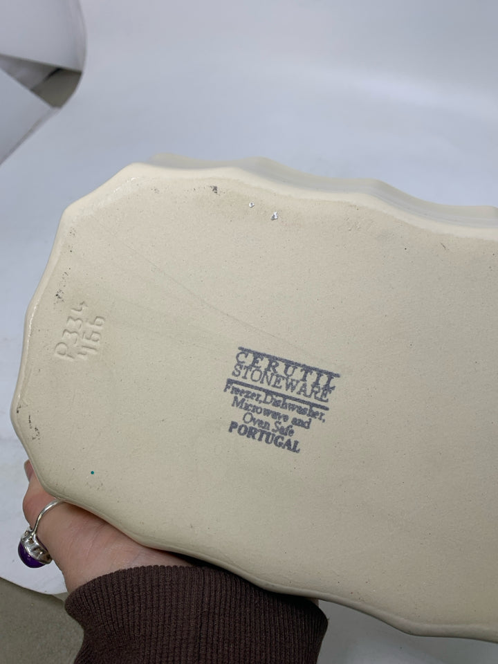 RECTANGLE STONEWARE W/ WAVY EDGE.