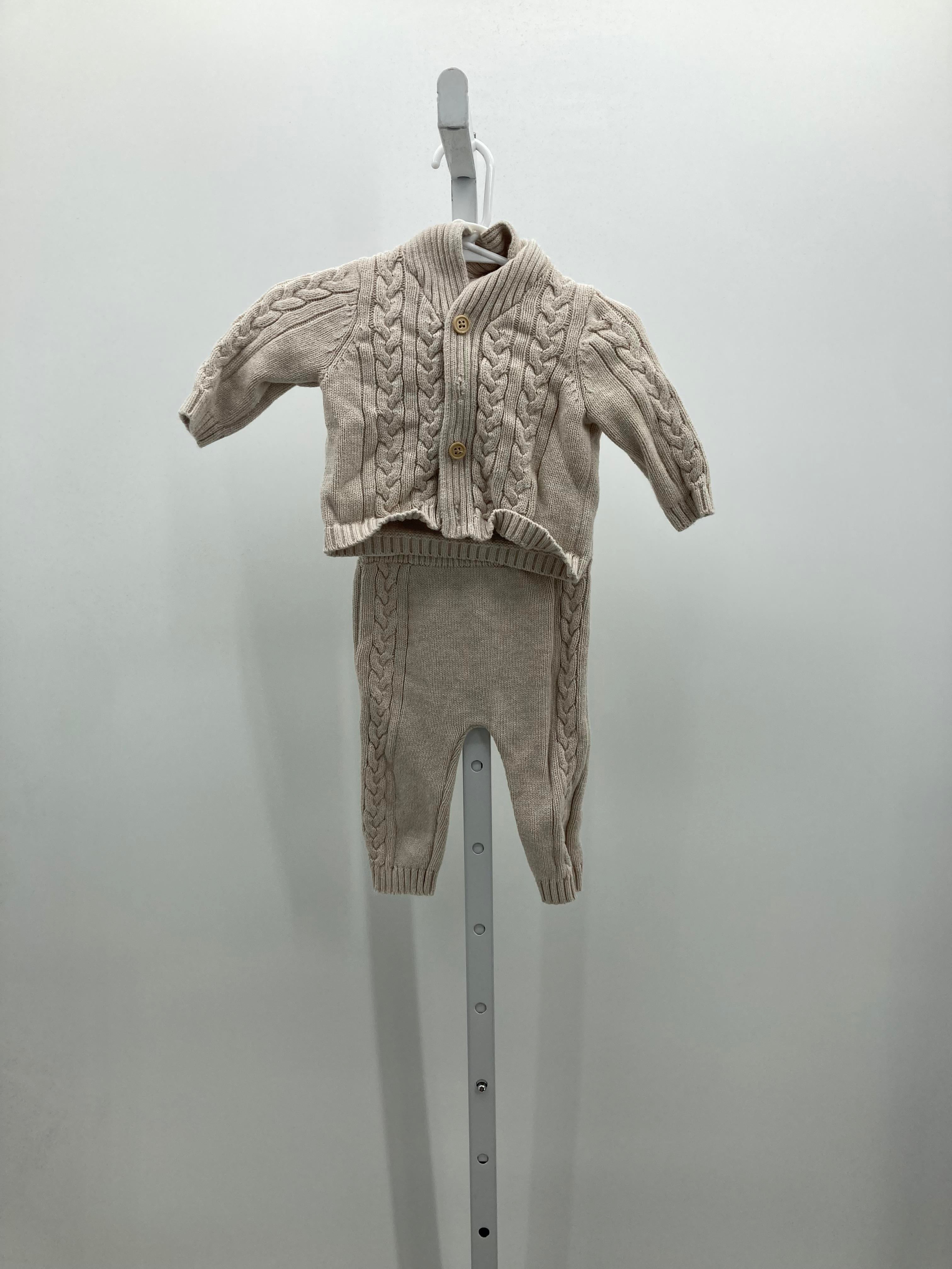 CABLED SWEATER AND PANTS