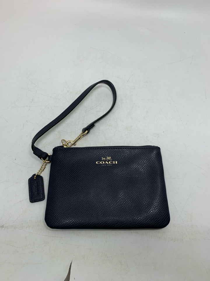 Coach F52850 Pebble Leather Corner Zip Wristlet