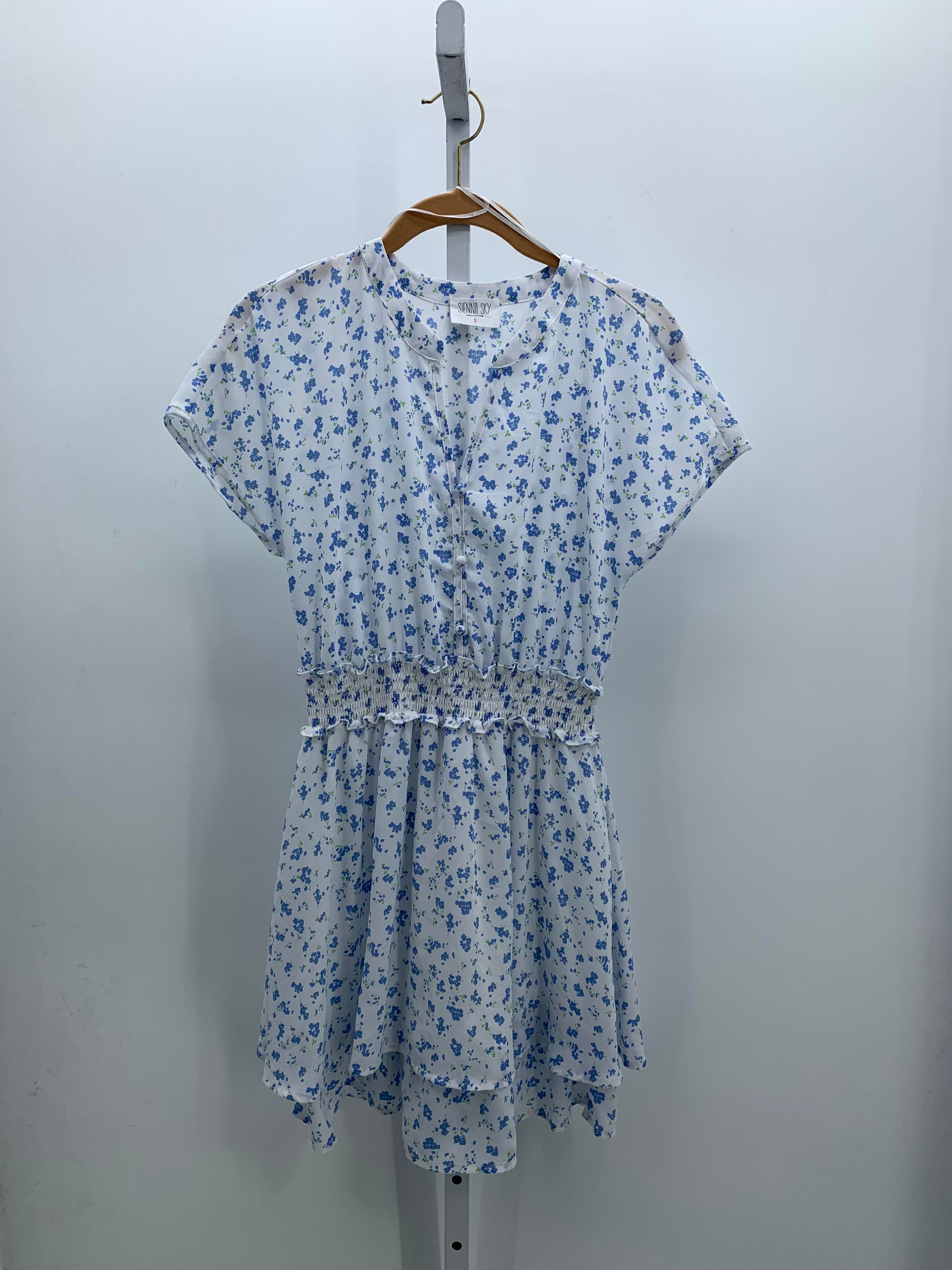 Size Small Juniors Short Sleeve Dress