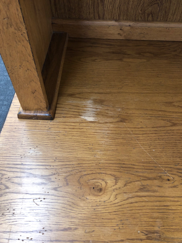 2PC SOLID WOOD DESK W/HUTCH.