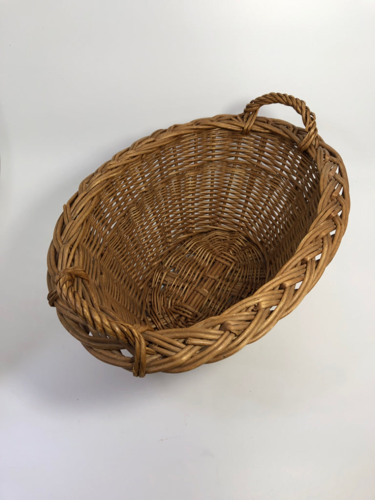 BROWN WICKER BASKET W/HANDLES.