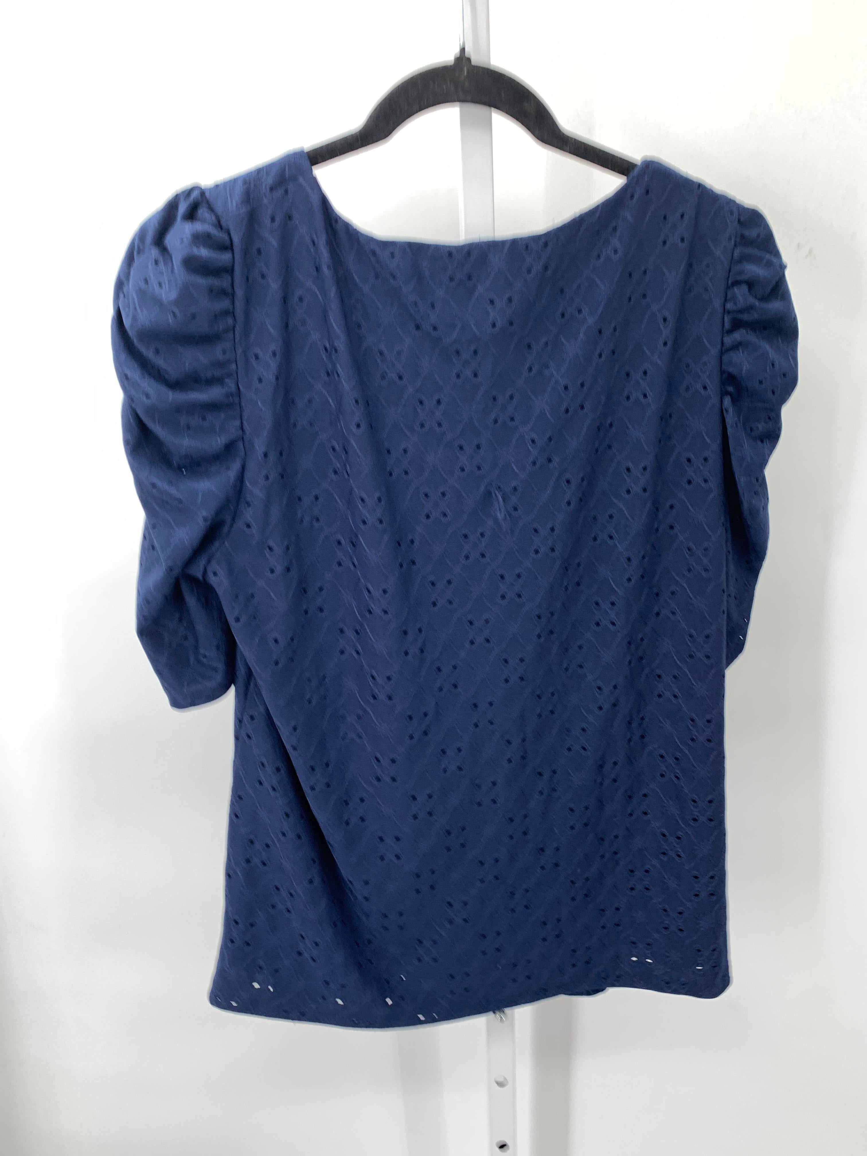Size Medium Misses Short Sleeve Shirt