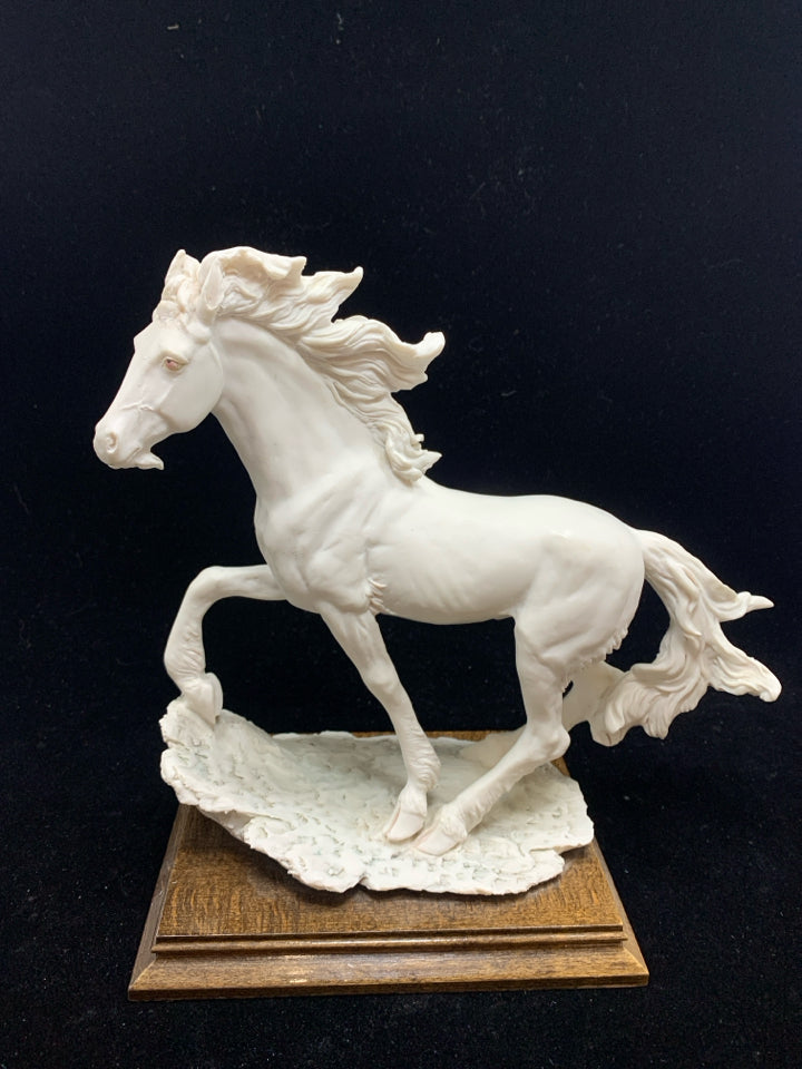 PORCELAIN HORSE FIGURINE ON WOOD BASE- ARNALDO BELCARI.