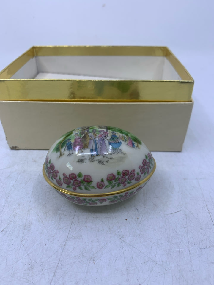 1985 PORCELAIN EASTER EGG W/ BOX.