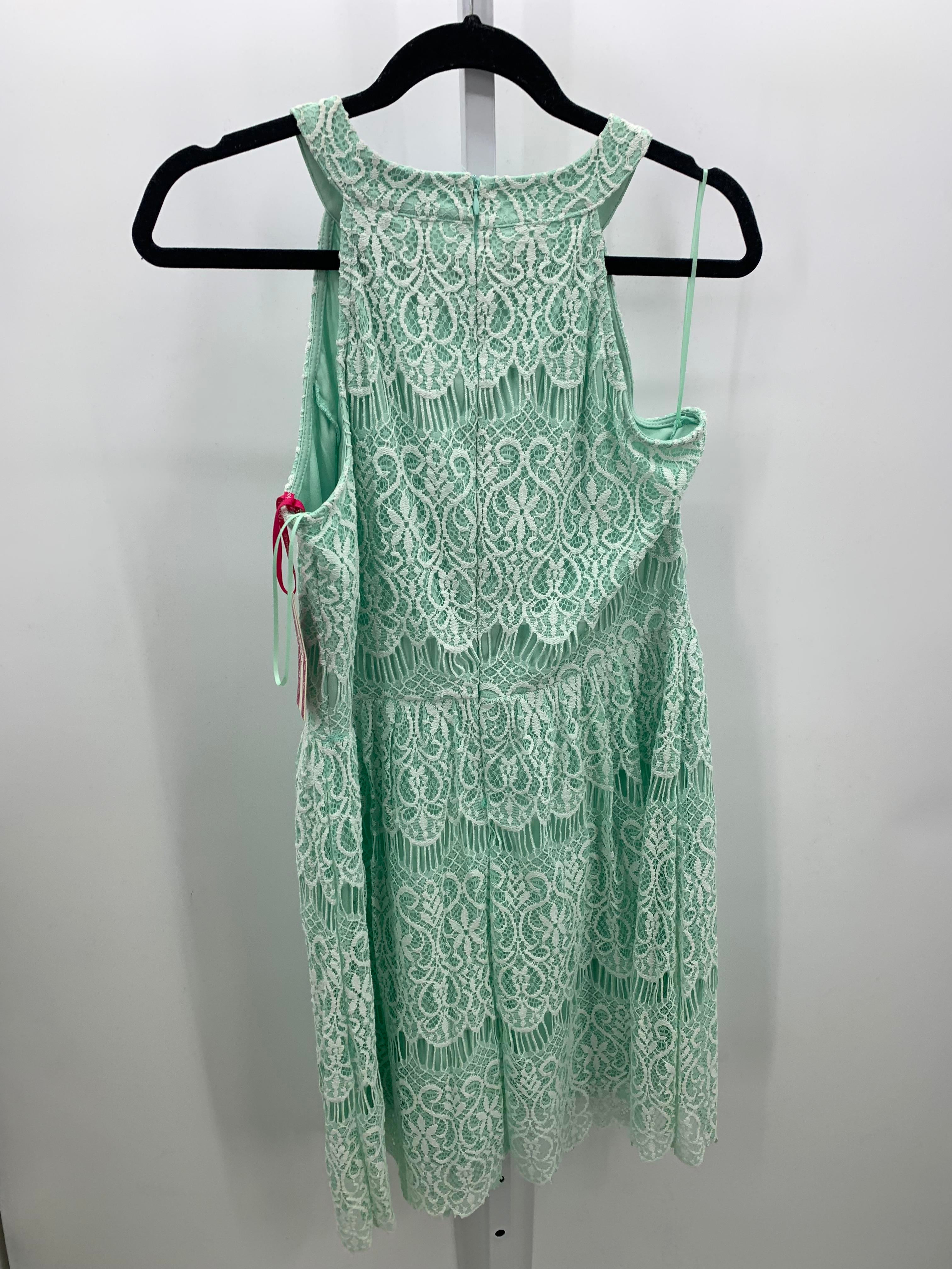 Pinky Size Large Juniors Sleeveless Dress