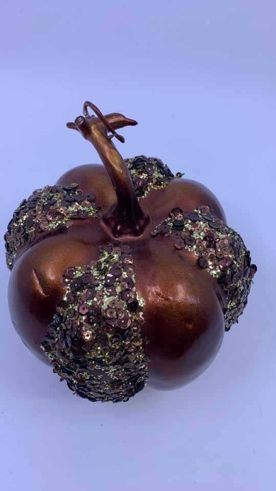 BRONZE & SEQUINS PLASTIC PUMPKIN.