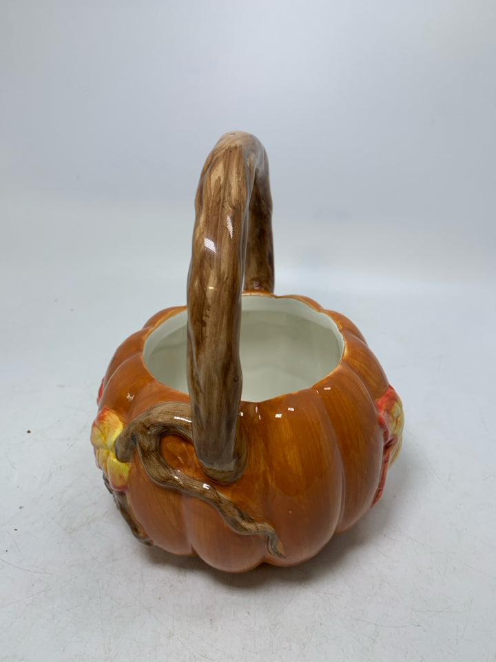 PUMPKIN CERAMIC BASKET W/ EMBOSSED MAPLE LEAVES.