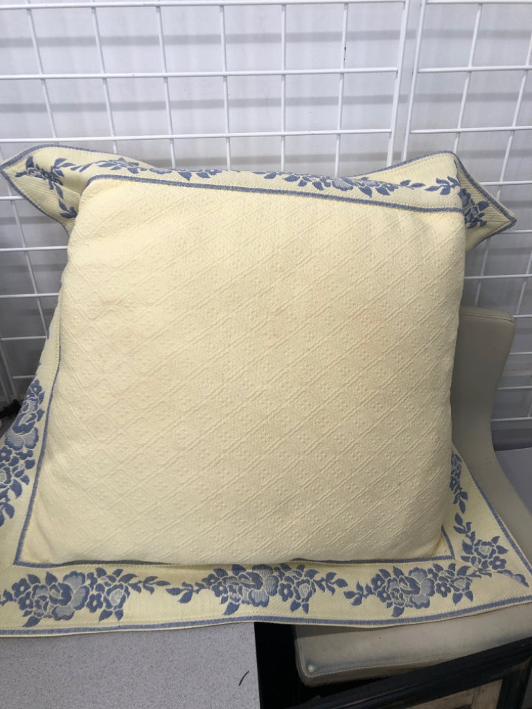 LG YELLOW PILLOW W/BLUE LACE TRIM.