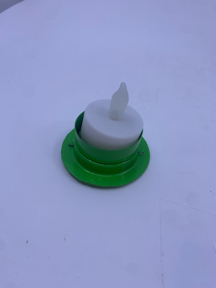 GREEN METAL TEA LIGHT LANTERN.