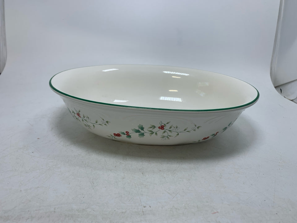 OVAL PFALTZGRAFF WINTERBERRY SERVING BOWL.