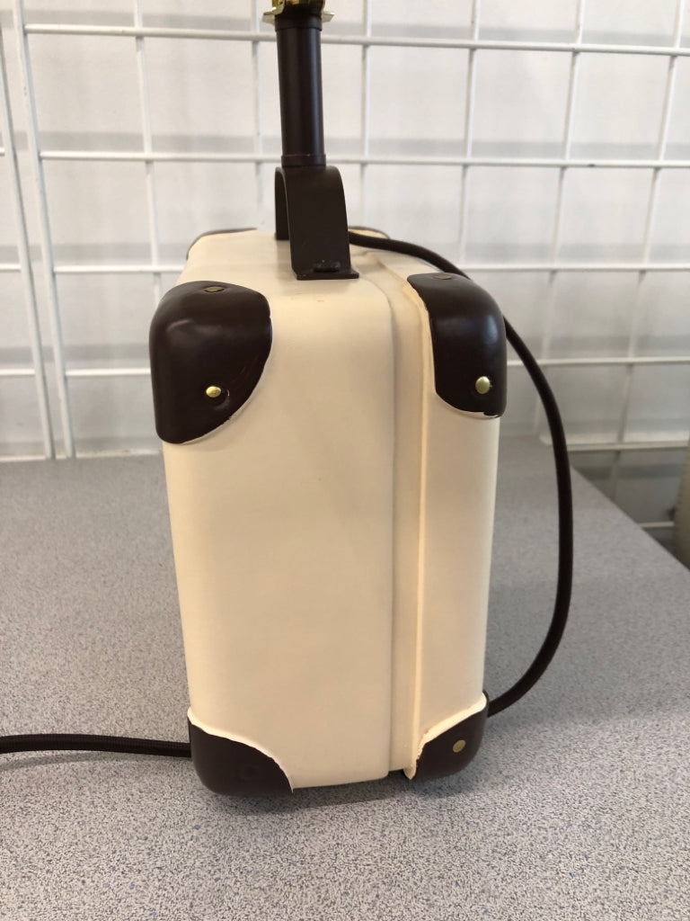 SUITCASE LAMP.