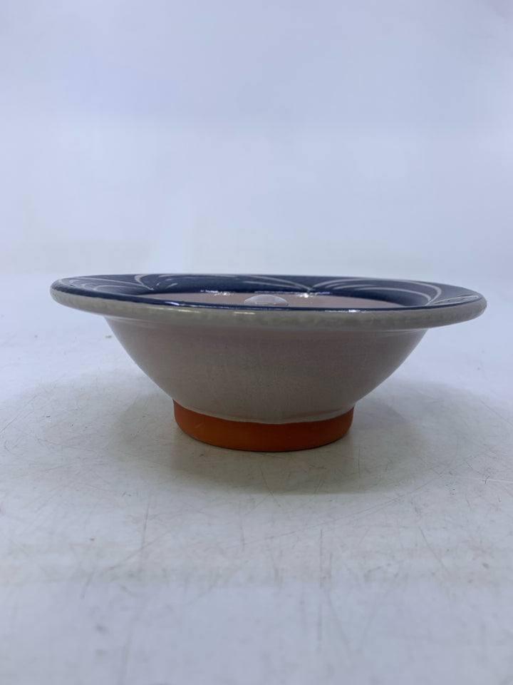 TERRA COTTA WHITE BLUE APPLE BAKER.