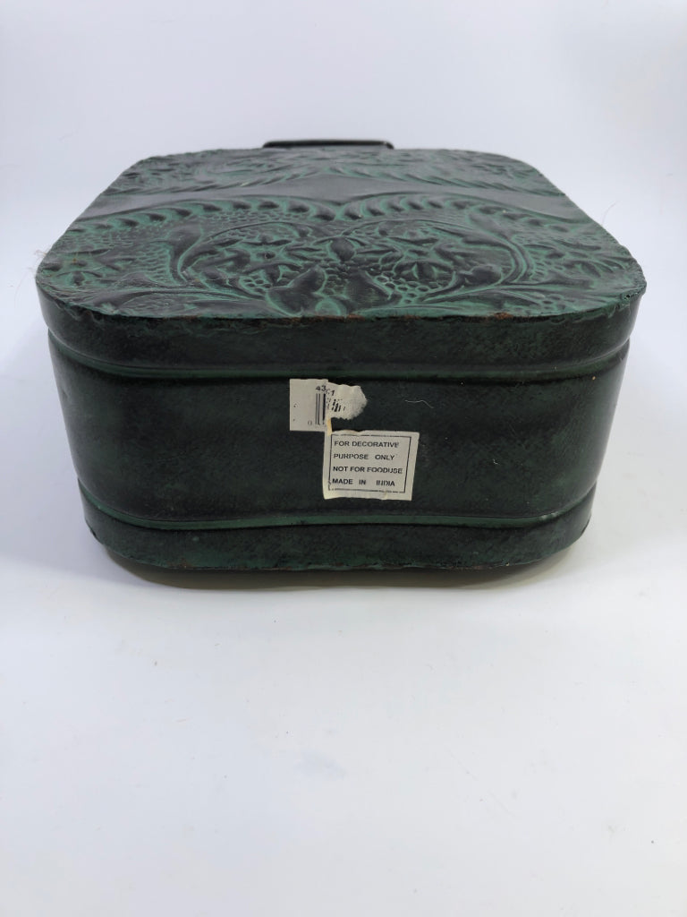 GREEN RUSTIC TIN VASE W/FLORAL DESIGN.