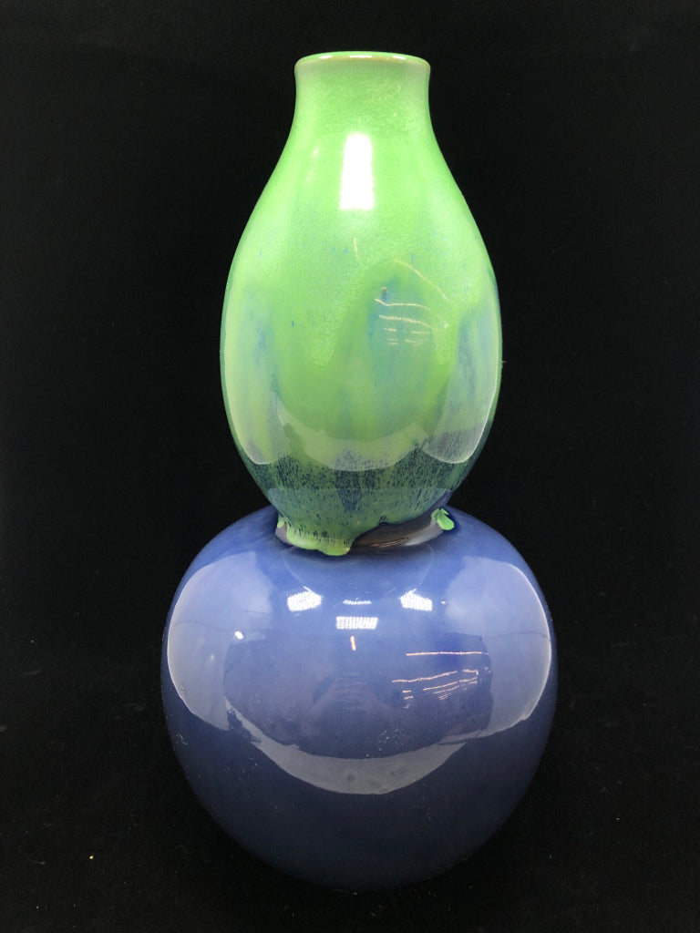 GREEN/BLUE HOUR-GLASS SHAPED CERAMIC VASE.