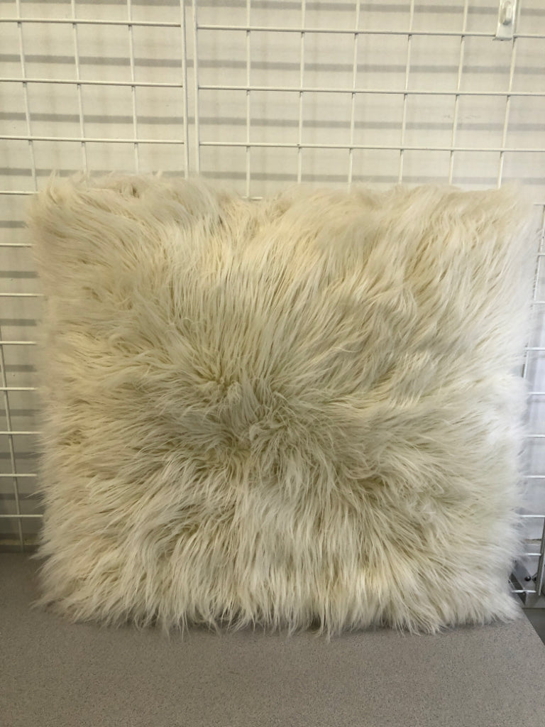 LARGE WHITE FAUX FUR PILLOW.