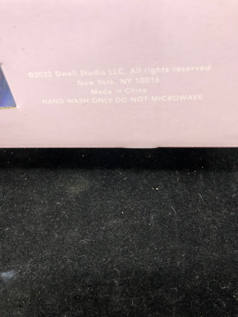 NIB 2 IRIDESCENT STEMLESS GLASSES.