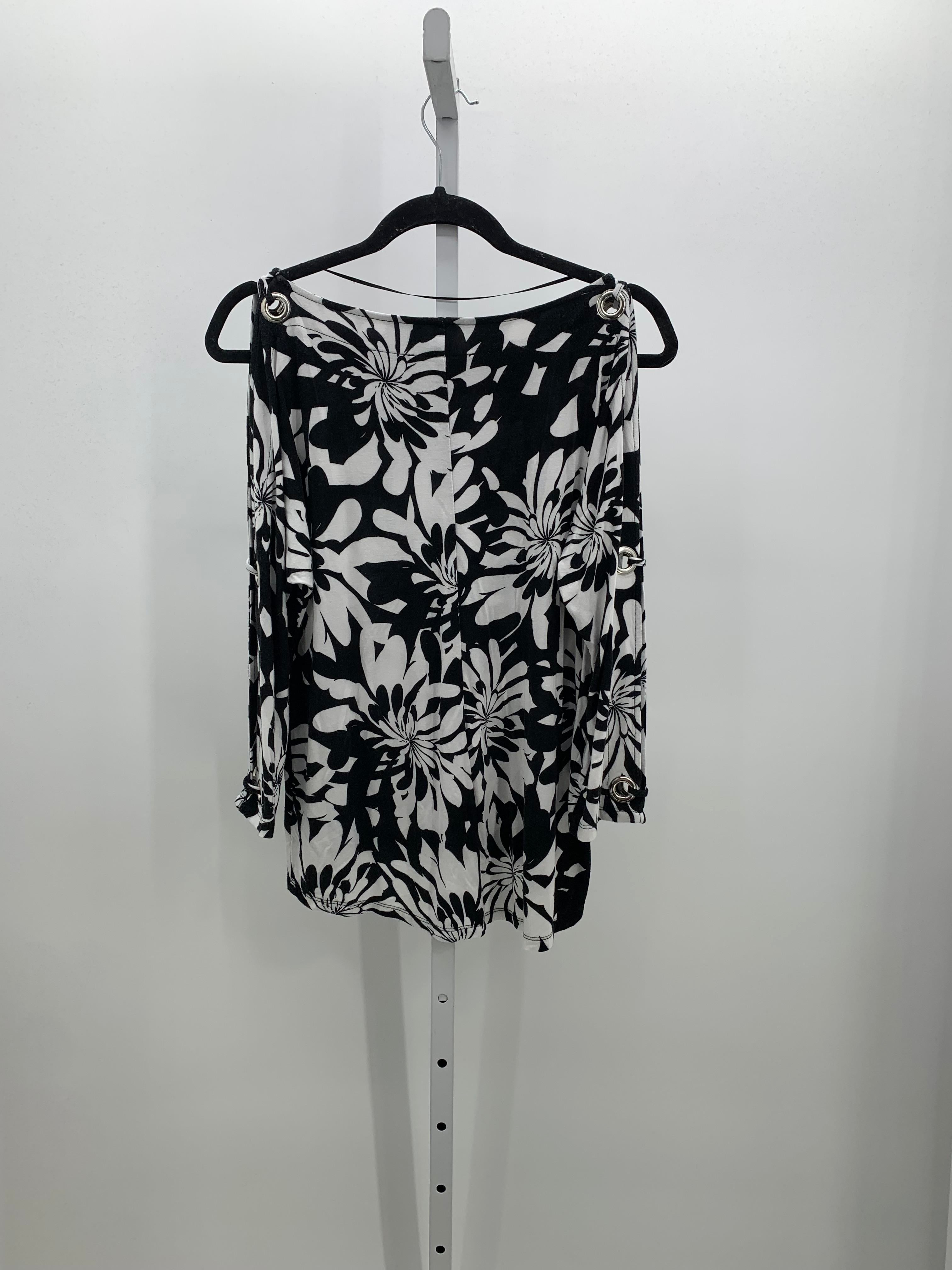 Cable & Gauge Size Medium Misses 3/4 Sleeve Shirt