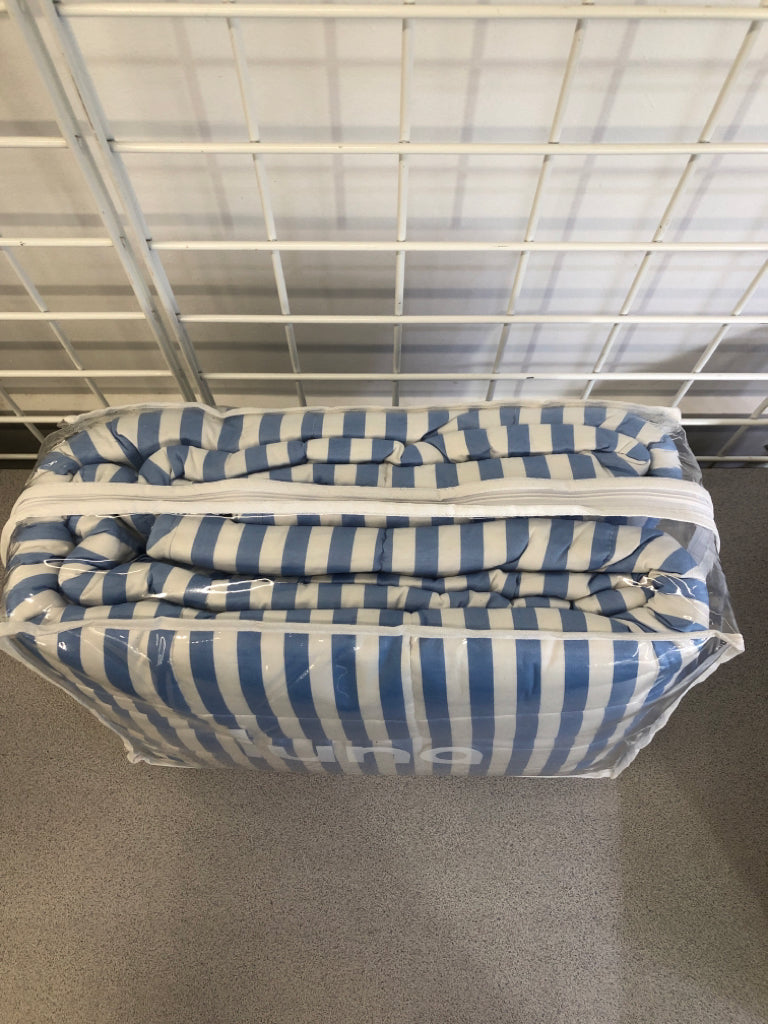 NIP QUEEN LUNA BLUE STRIPED WEIGHTED BLANKET.