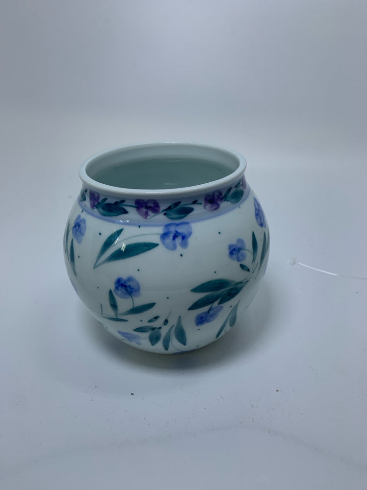 POTTERY DARK BLUE PAINTED FLOWERS W/ LEAVES VASE.