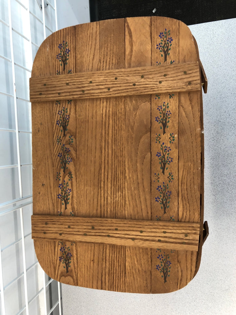 FLIP TOP PICNIC BASKET W/BLUE PAINTED LEAVES.