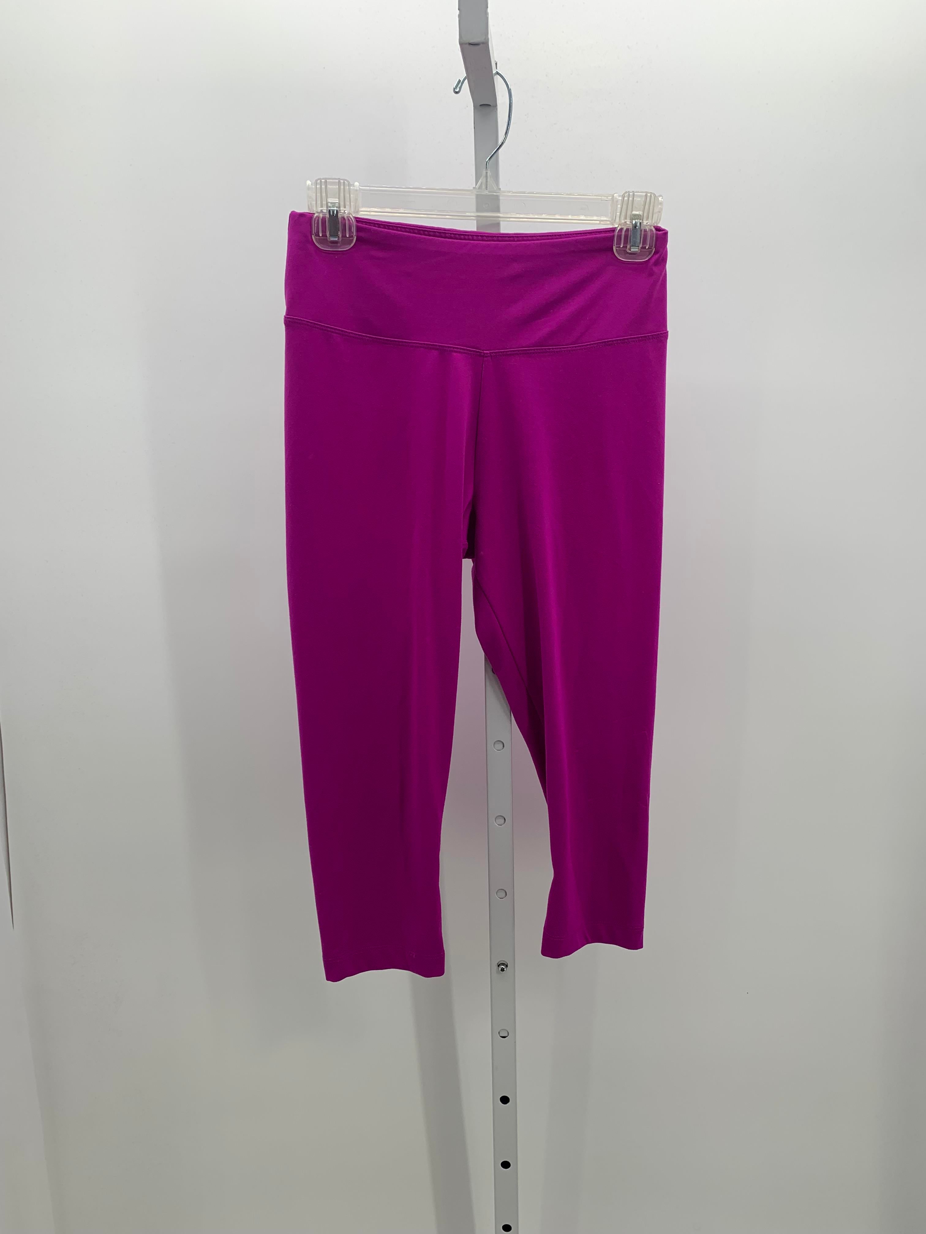 Size Medium Misses Capri Pants