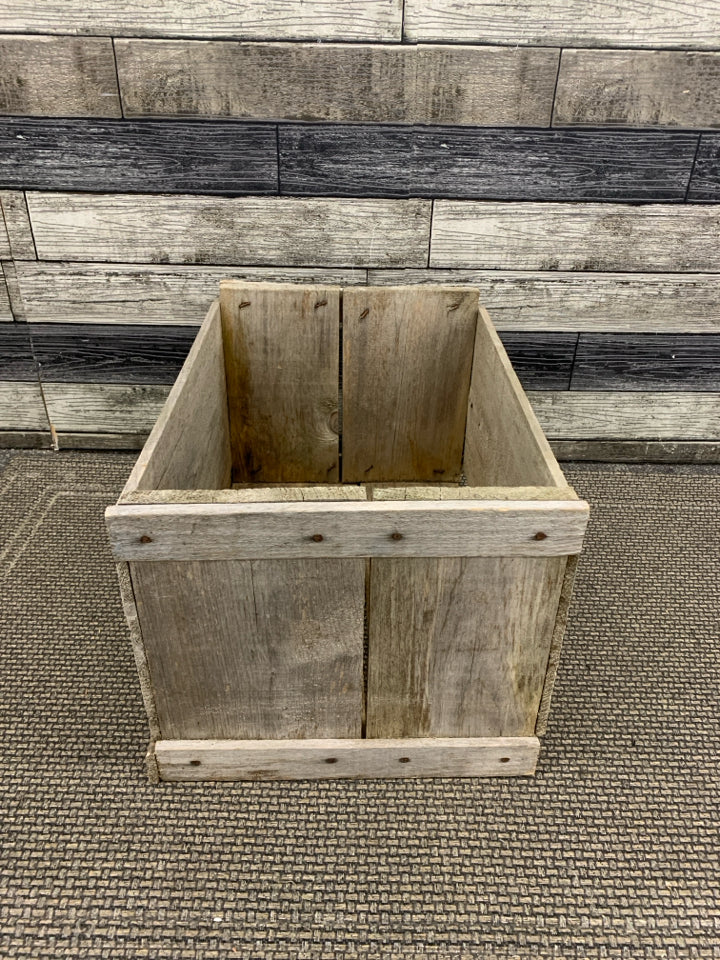 RUSTIC WOOD CRATE.