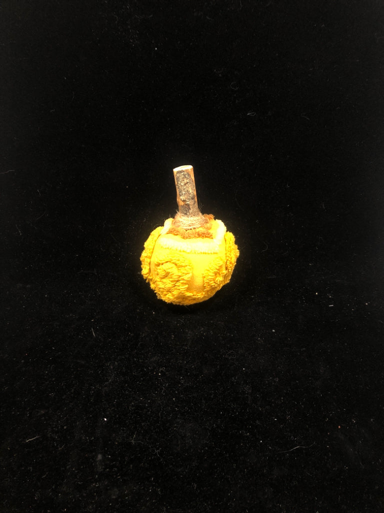 SM SWIRL FLUFF PUMPKIN.