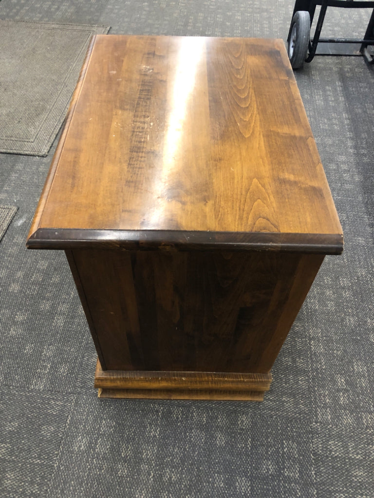 WARM CHERRY WOOD 3 DRAWER NIGHTSTAND.
