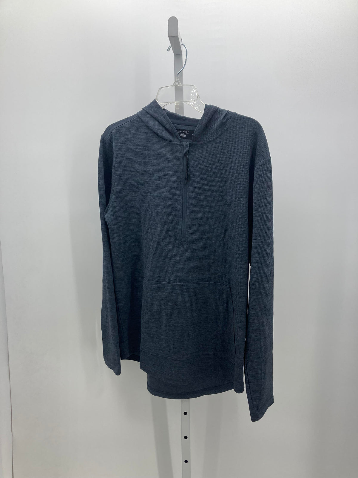 HOODED PARTIAL ZIP.