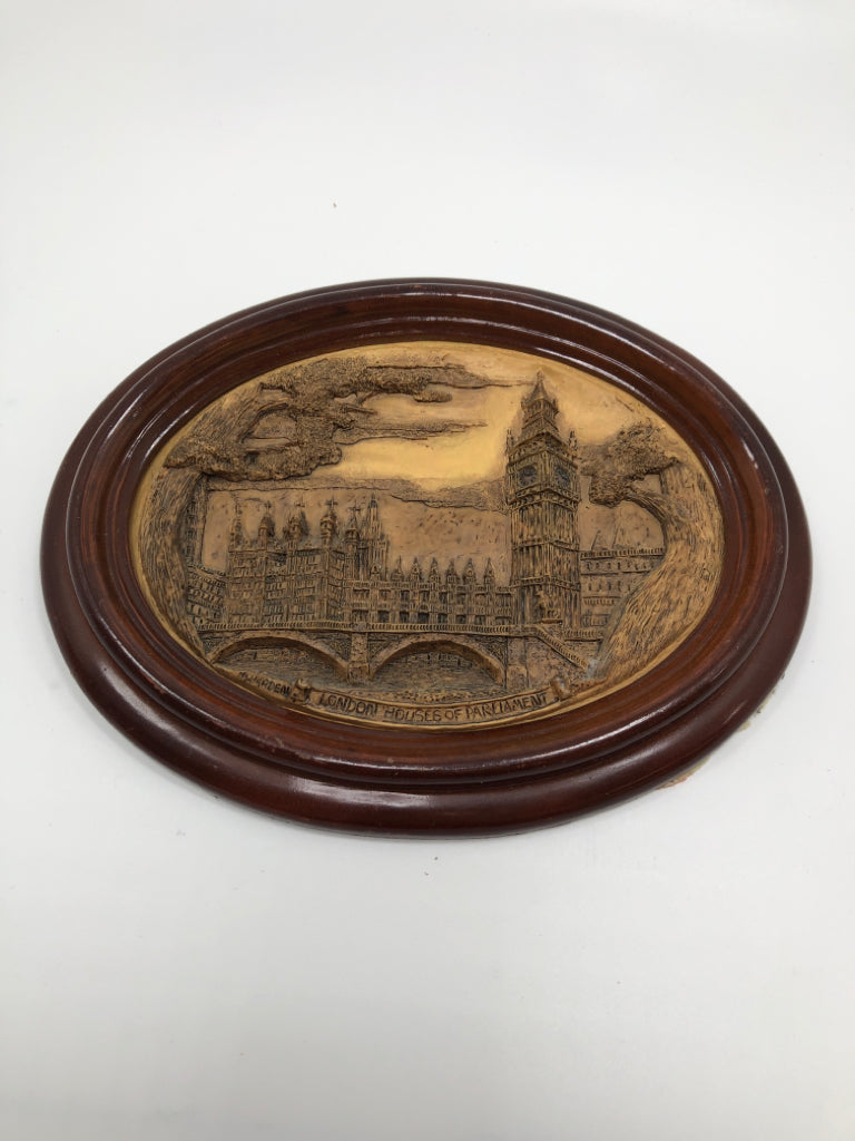 VTG 3D LONDON HOUSE OF PARLIAMENT WOOD FRAMED WALL PLAQUE.